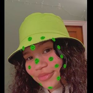 Multi colour bucket hat